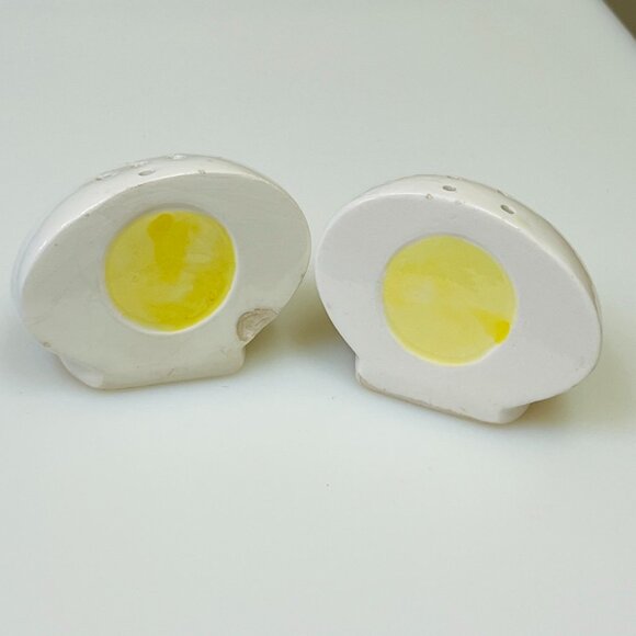 Hard Boiled Egg Halves Salt And Pepper Shakers Vintage Ceramic. - Picture 1 of 9
